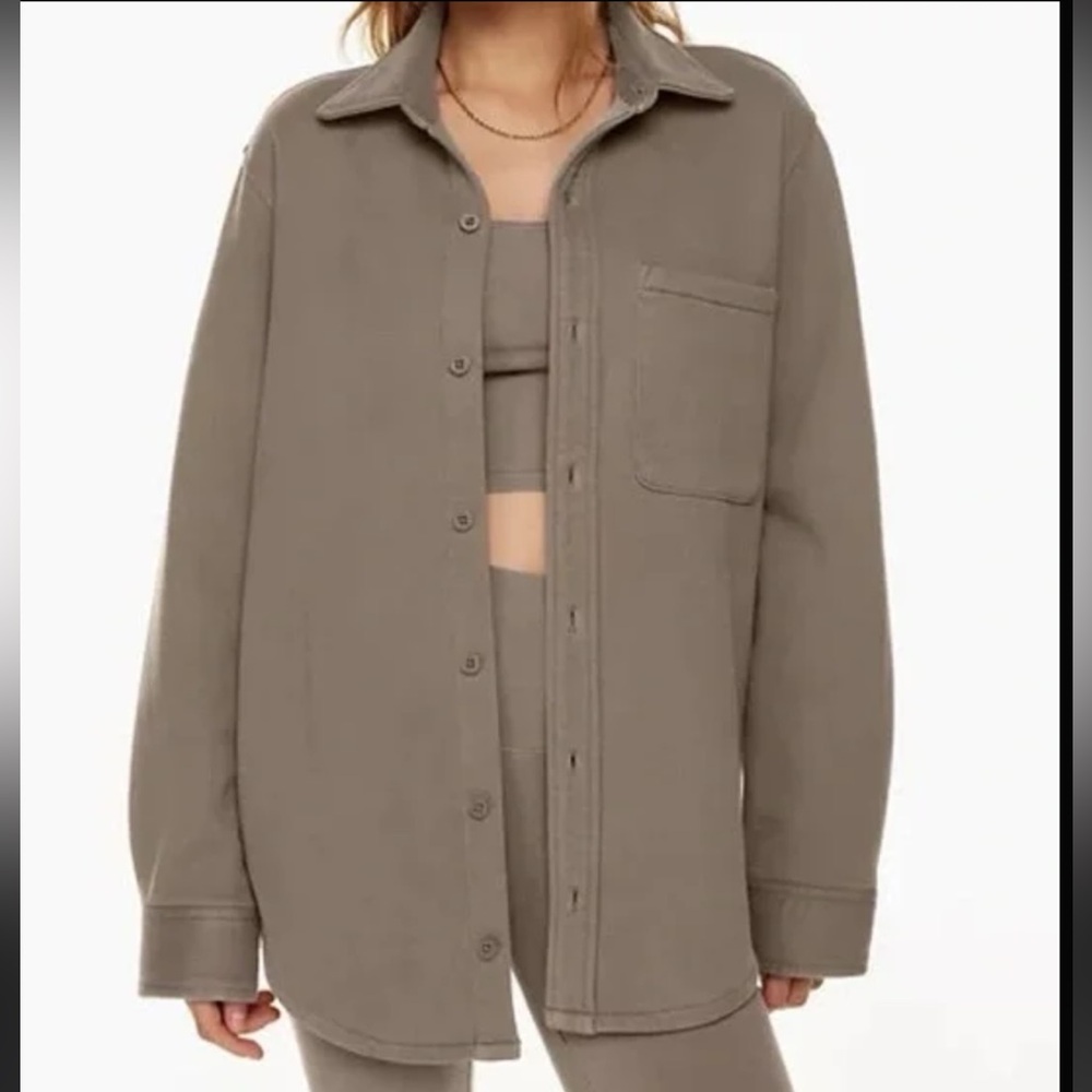 TNA COZY FLEECE BOYFRIEND FIT BUTTON UP! WORN ONCE GREAT CONDITION! SIZE XS